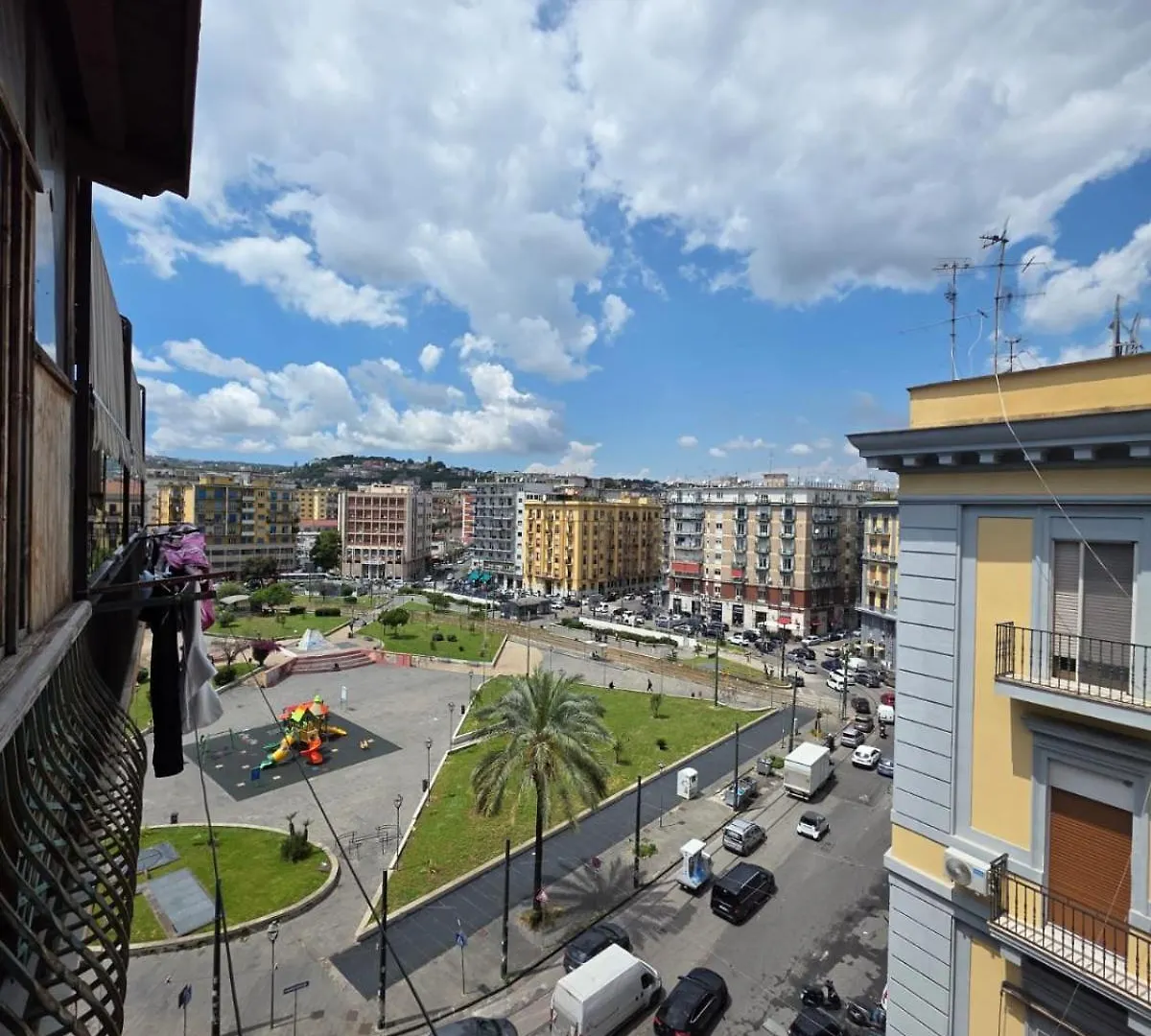 Fly Piazza Nazionale Apartamento Nápoles